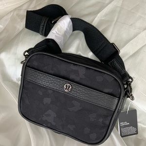 Lululemon NOW AND ALWAYS CROSSBODY MINI
